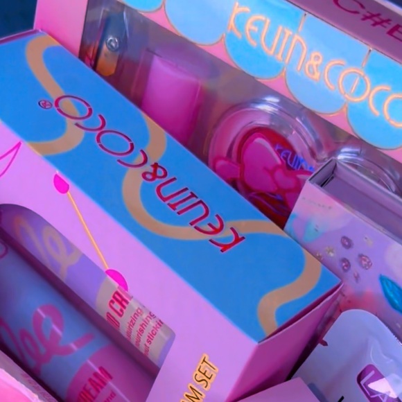 Makeup & Skincare Bundle | All New (See Video) - Picture 3 of 3